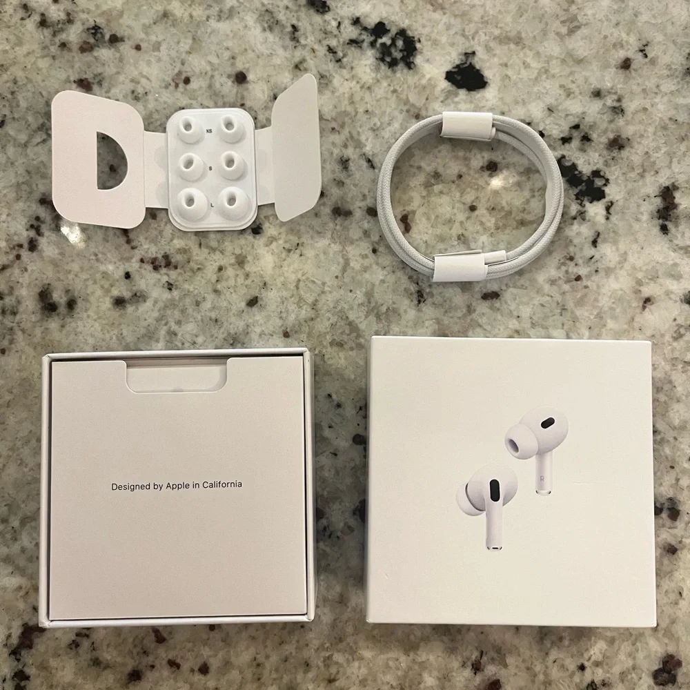 Apple White Wireless Earbuds with Charging Case